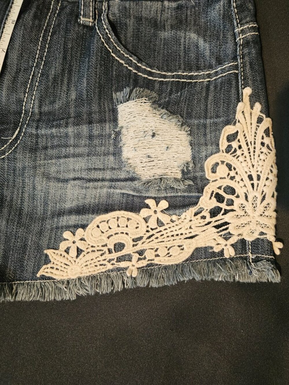 Almost Famous “Always Fabulous” NWOT Denim Lace Shorts – Size 7 - Picture 3 of 8
